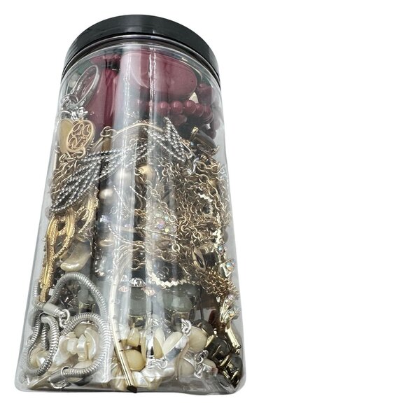 Mystery Jewelry Jar #1045 Wearable Quality Pieces 2lbs Necklace Bracelet Earring - Picture 3 of 4